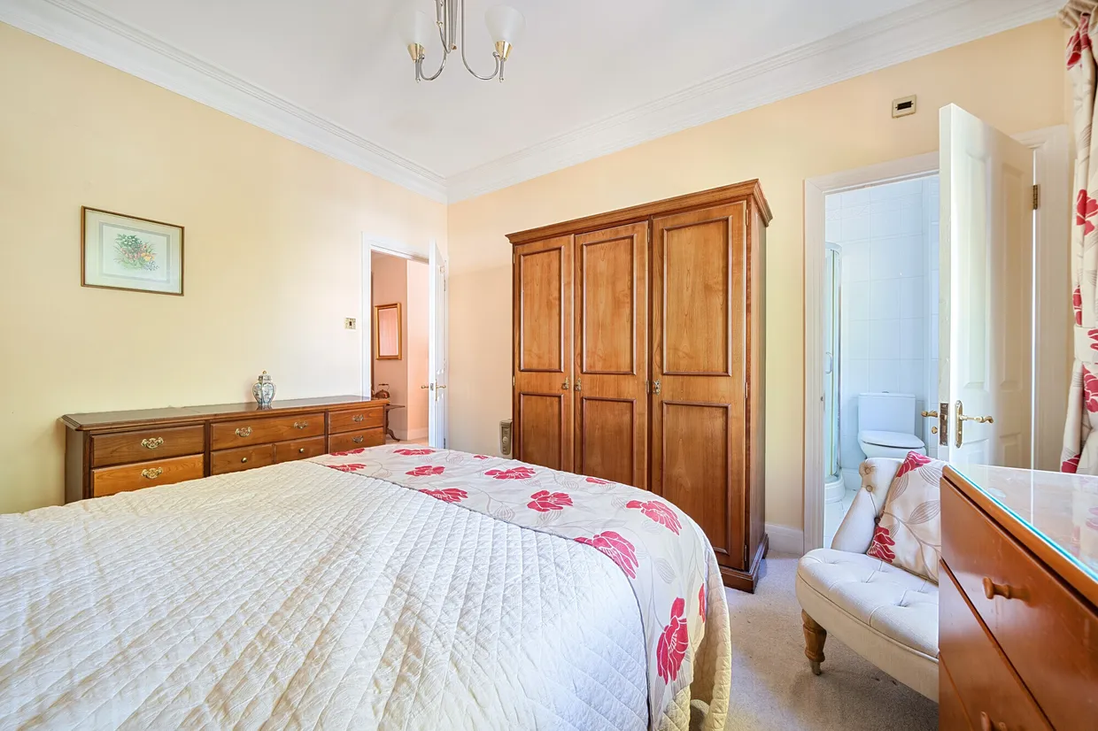 High Road, Whetstone, N20 photo 12