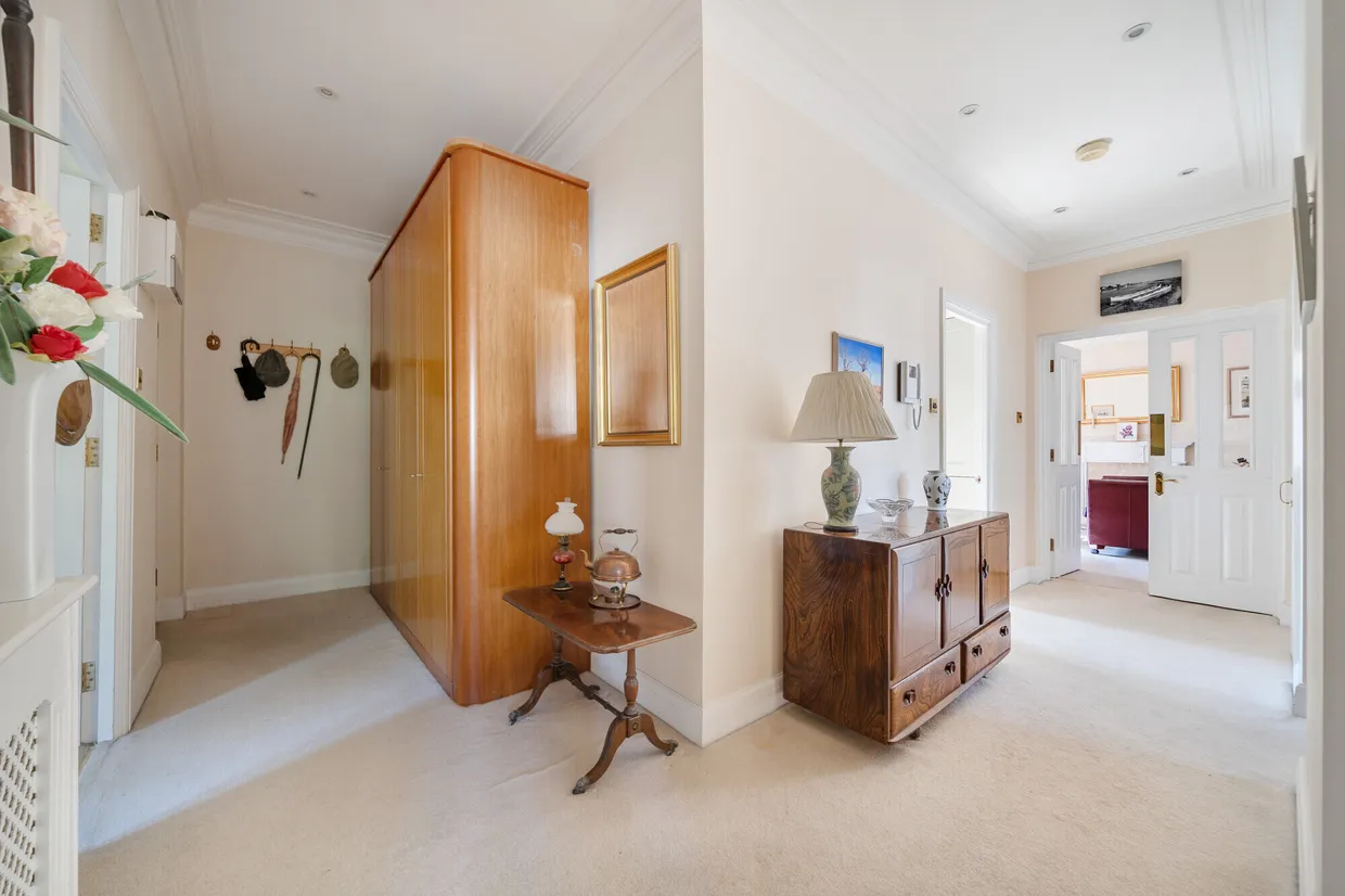 High Road, Whetstone, N20 photo 15