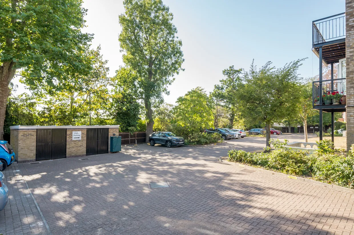 High Road, Whetstone, N20 photo 18