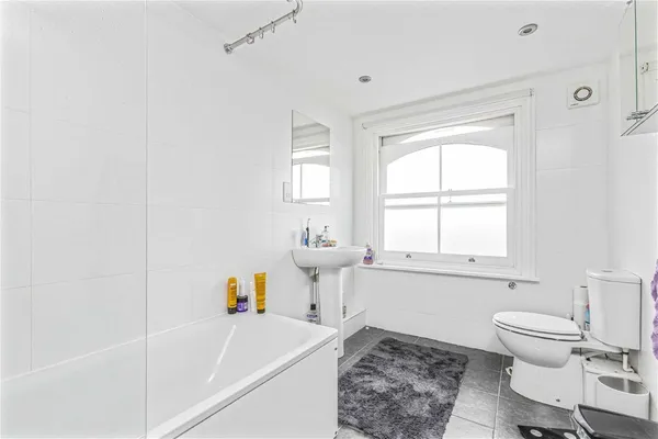 Cambrian Road, Richmond, TW10 photo 6
