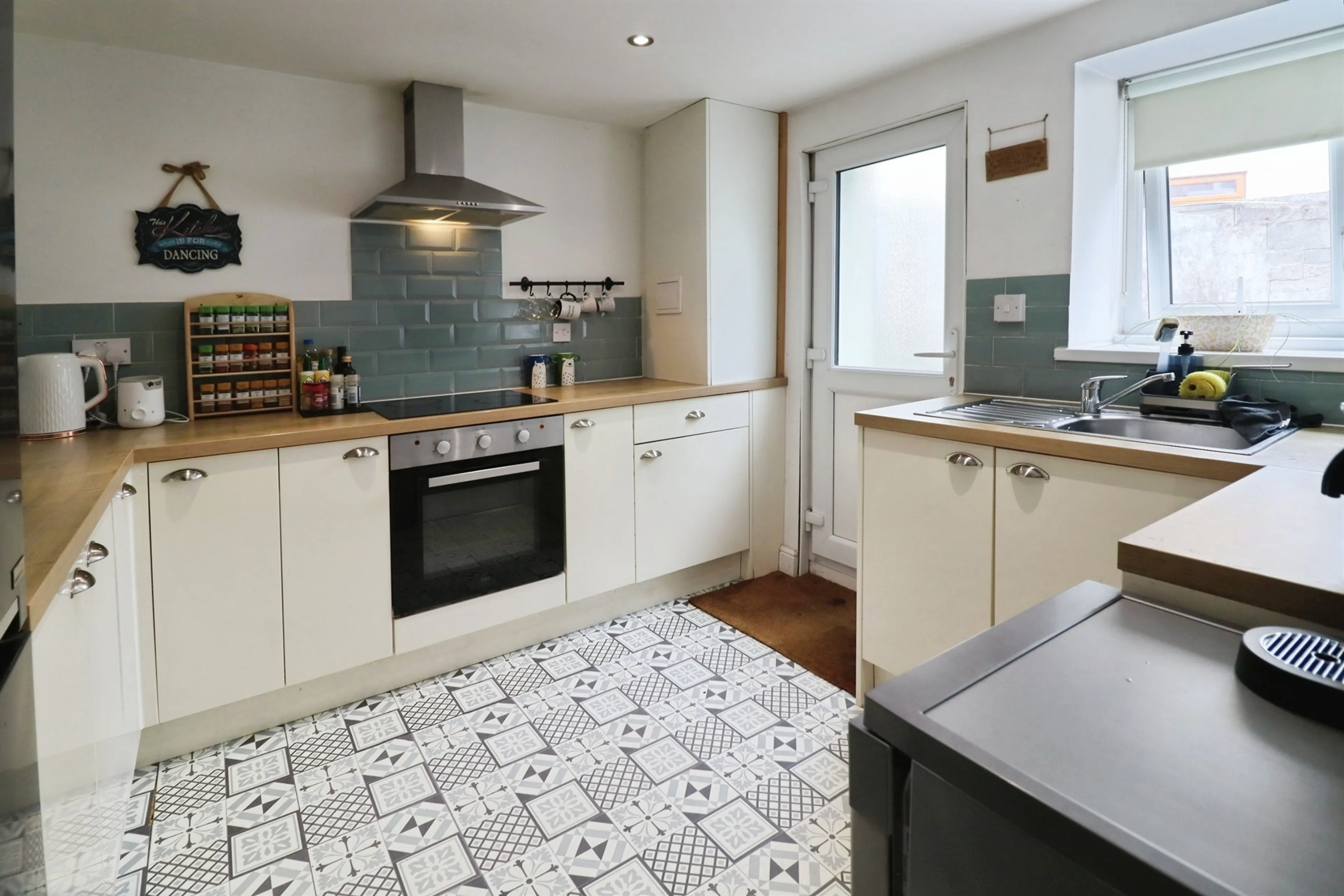 Property at Hopkinstown Road, Pontypridd