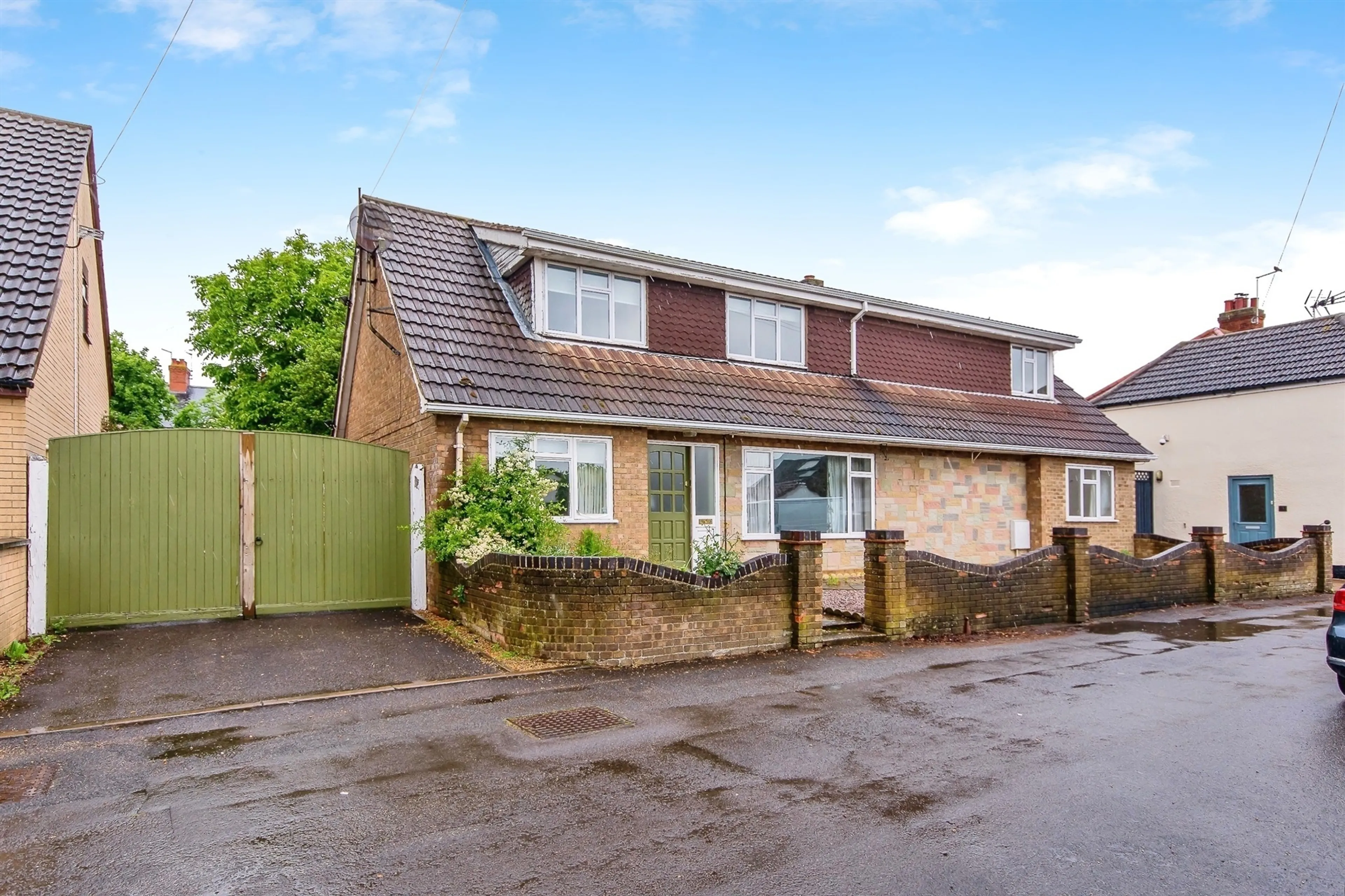 Property photo 0