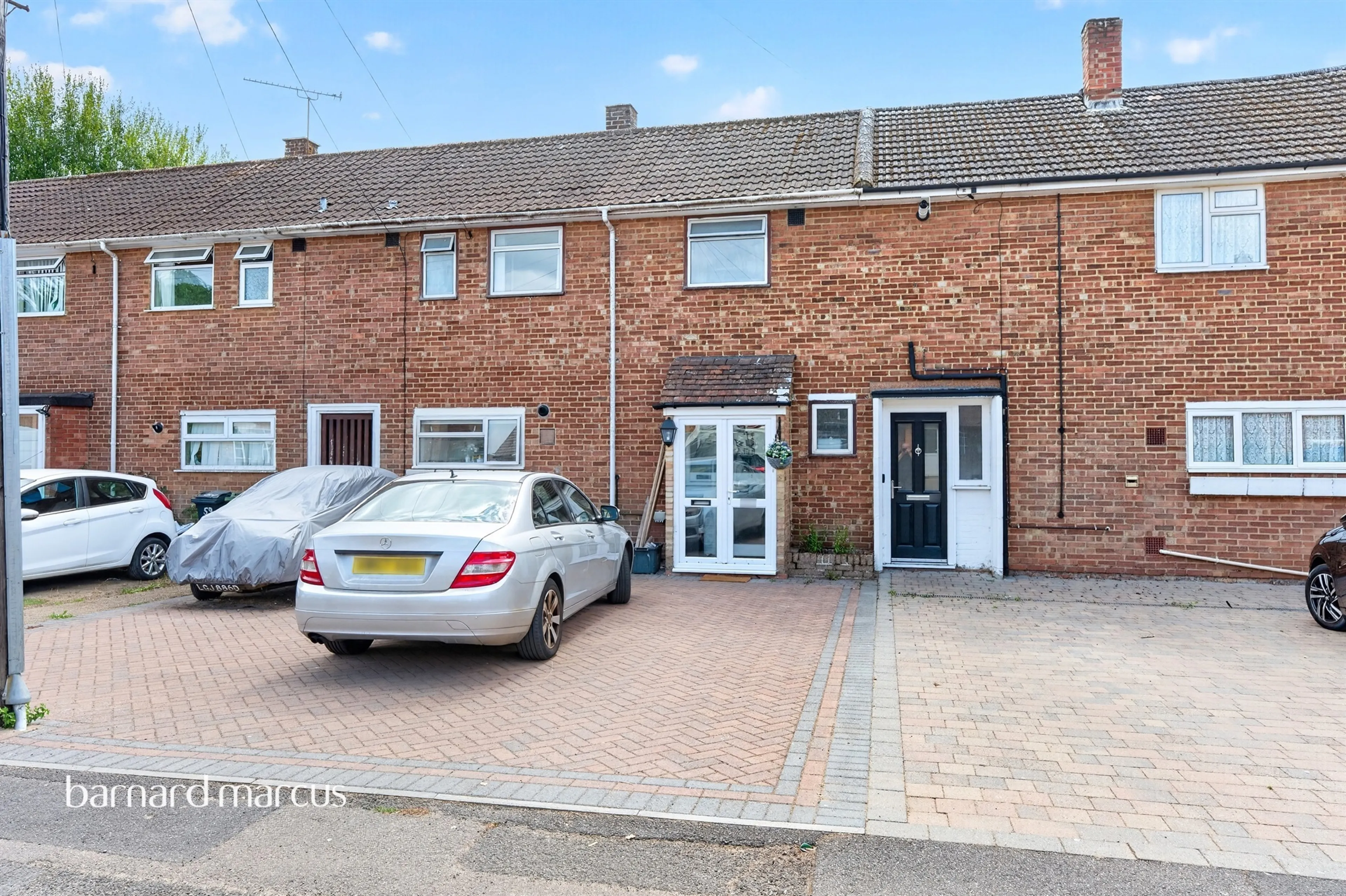 Property at Hatch Gardens, Tadworth