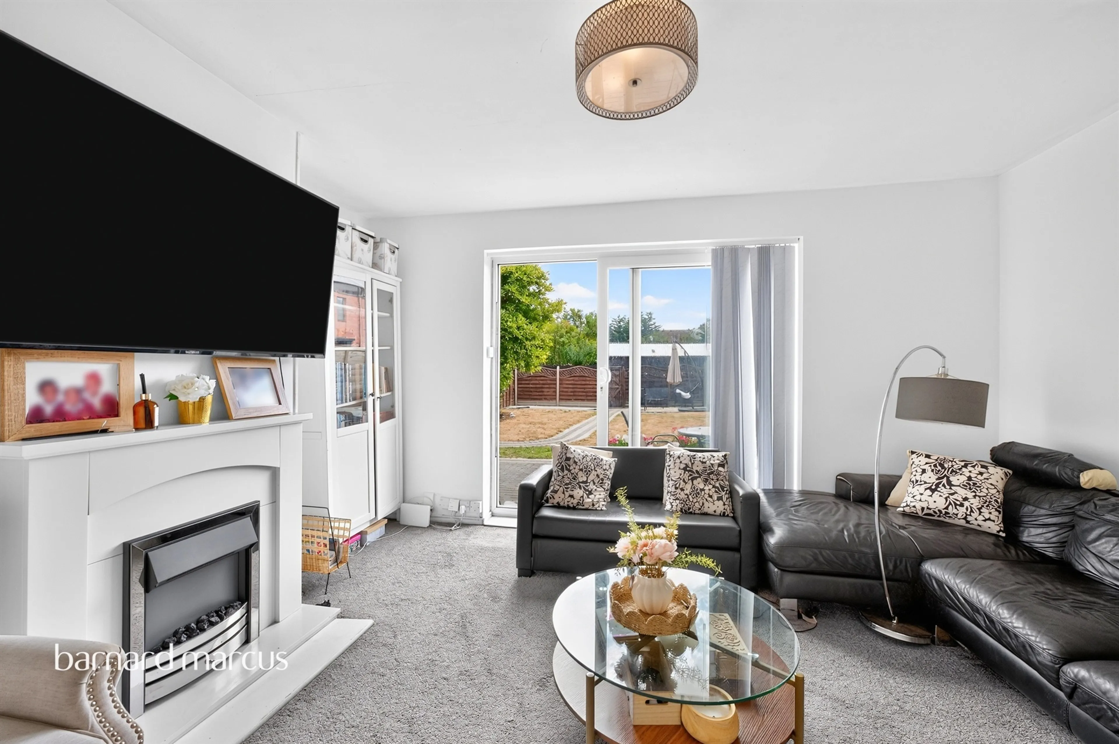 Property at Hatch Gardens, Tadworth
