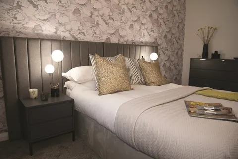Carousel thumbnail button 1
