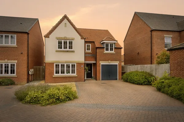 Stanley Hall Drive, Wakefield, West Y...