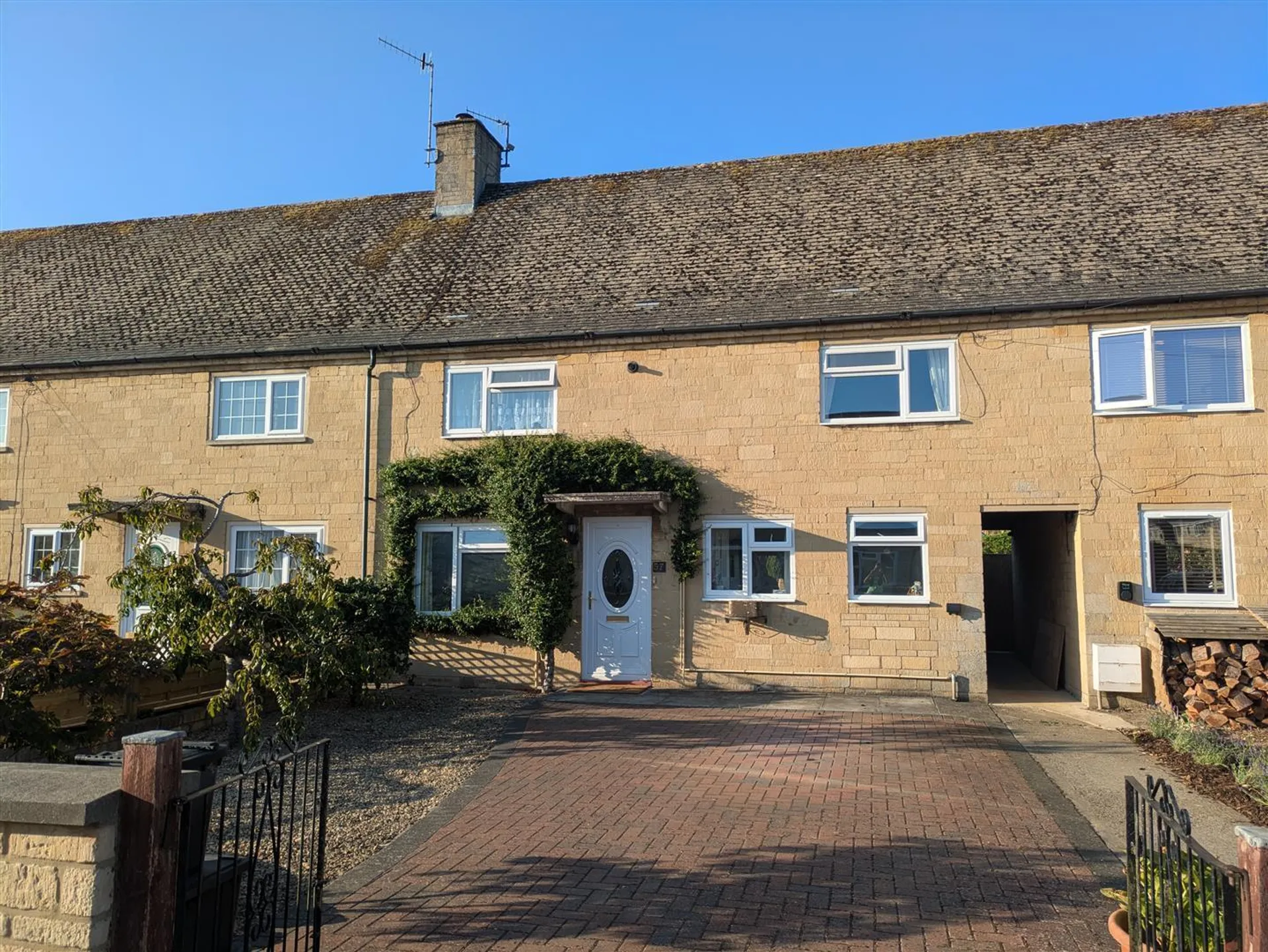 Property photo top 0