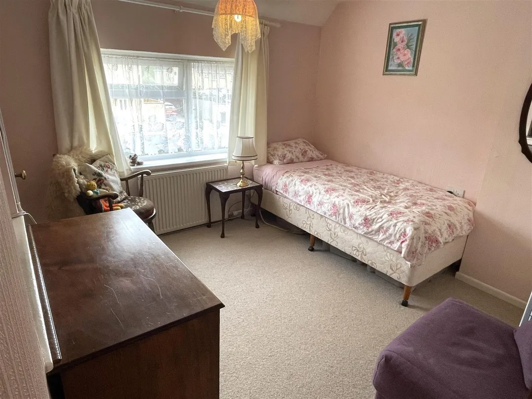 https://mr0.homeflow-assets.co.uk/files/photo/image/48150/5574/_x_/FyLw7JXUvkCvXaCFQ-tJyg.jpg