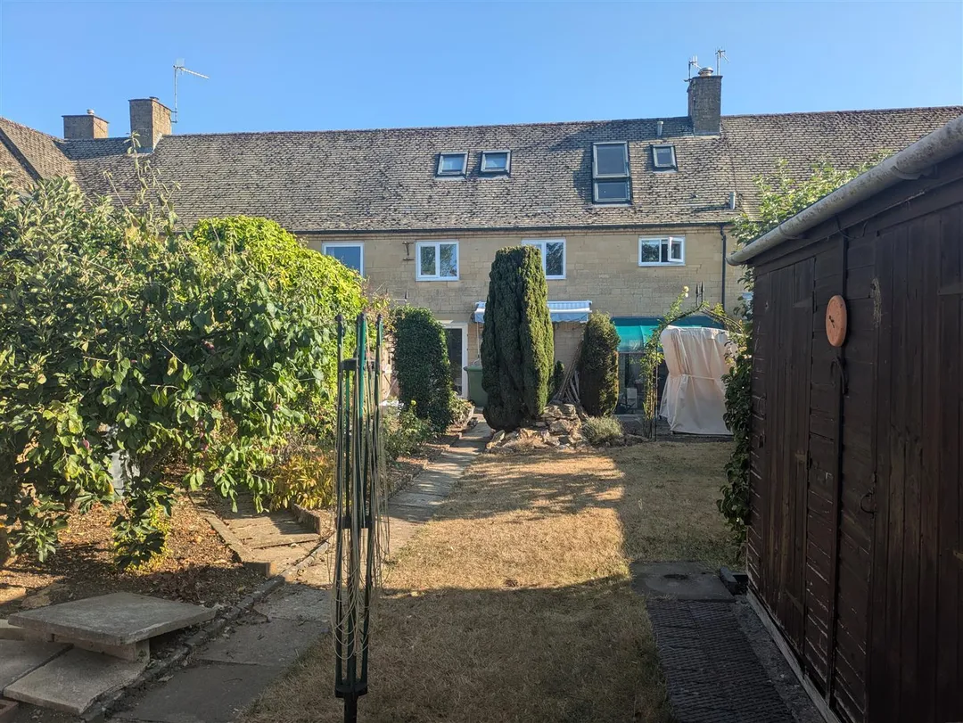 https://mr0.homeflow-assets.co.uk/files/photo/image/48150/5578/_x_/R6epDGqKRkSoMmj40QkD7g.jpg