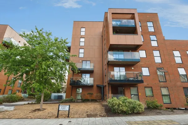 Callender Road, Erith, DA8