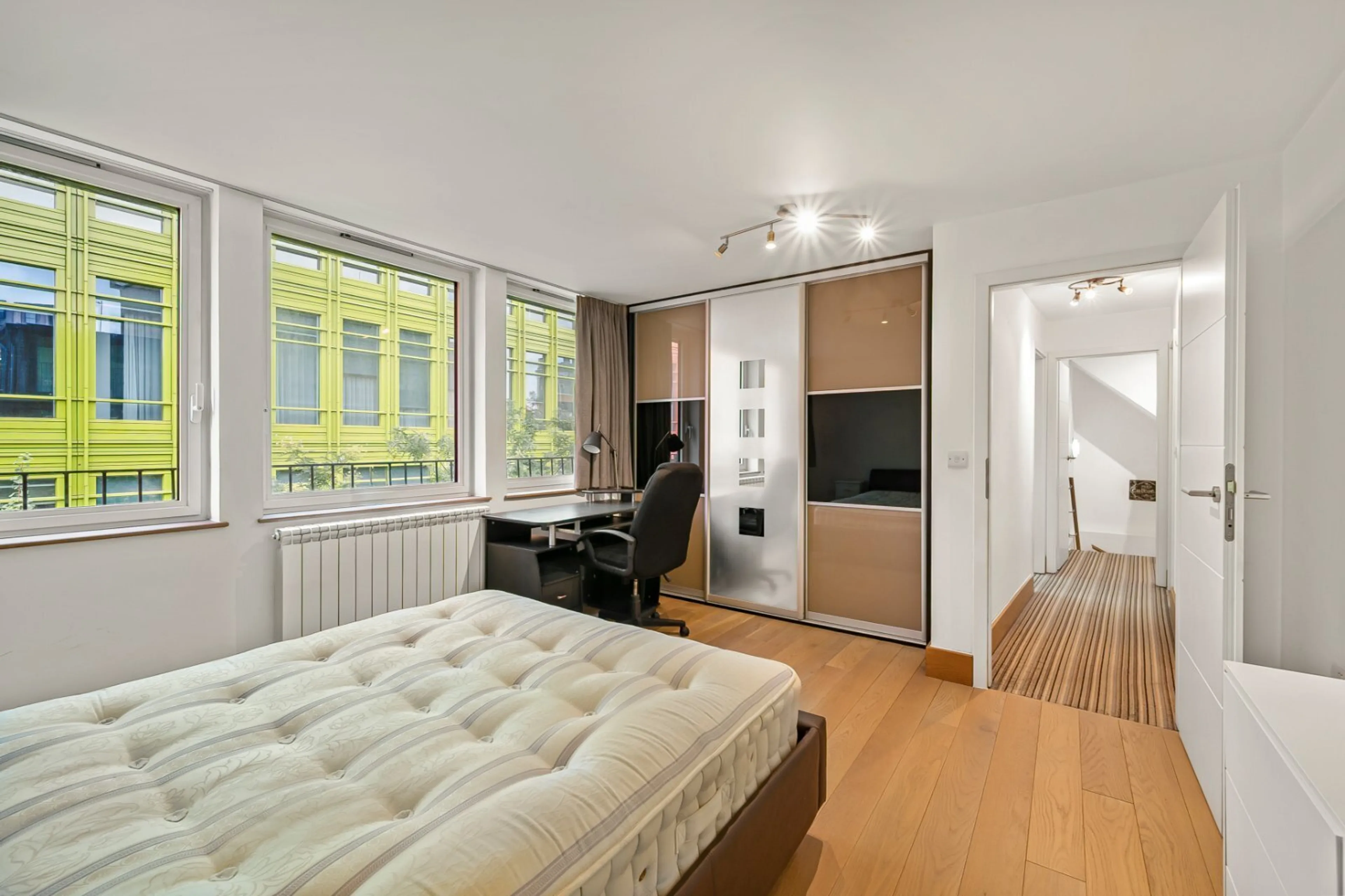 Photo 6
