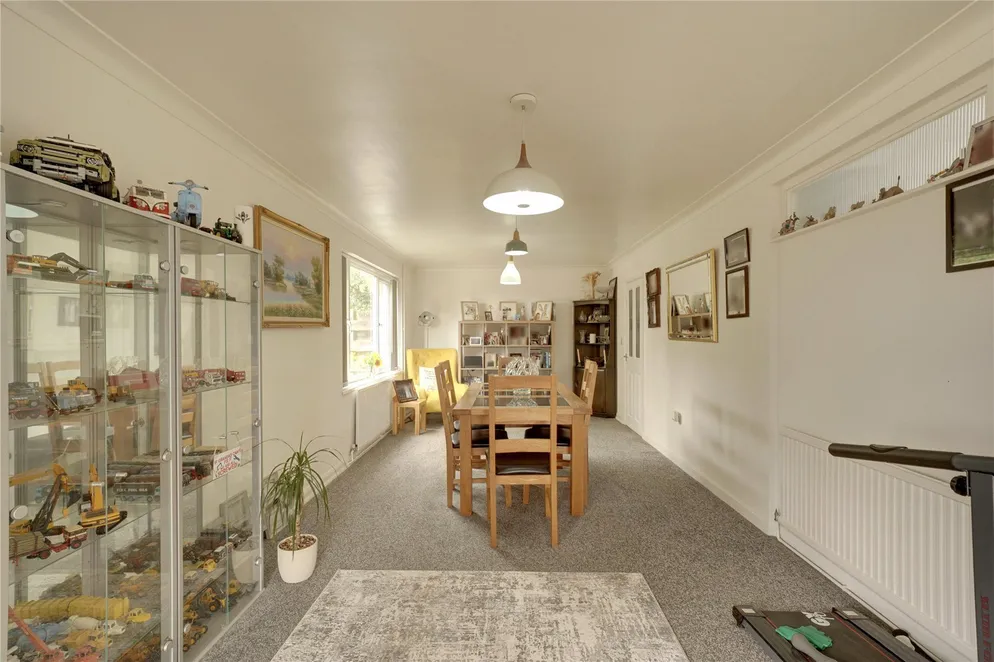 Property carousel item 5