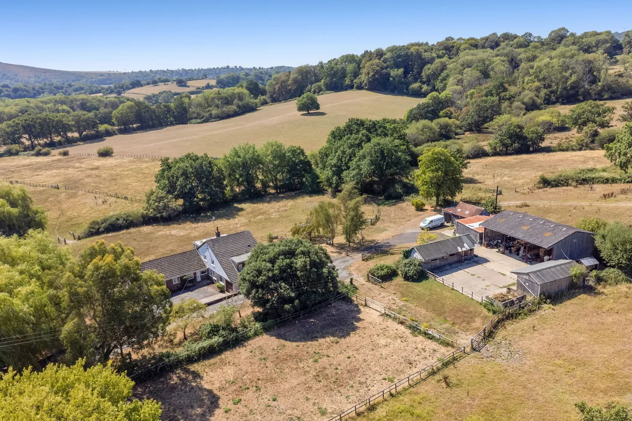 Winchester Road, Petersfield, GU32 photo 2