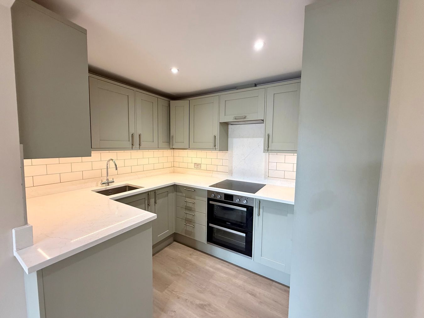 Milton Gardens, Wokingham, RG40 Image 3