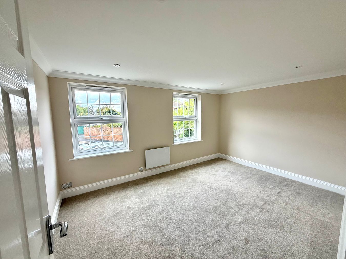 Milton Gardens, Wokingham, RG40 Image 6