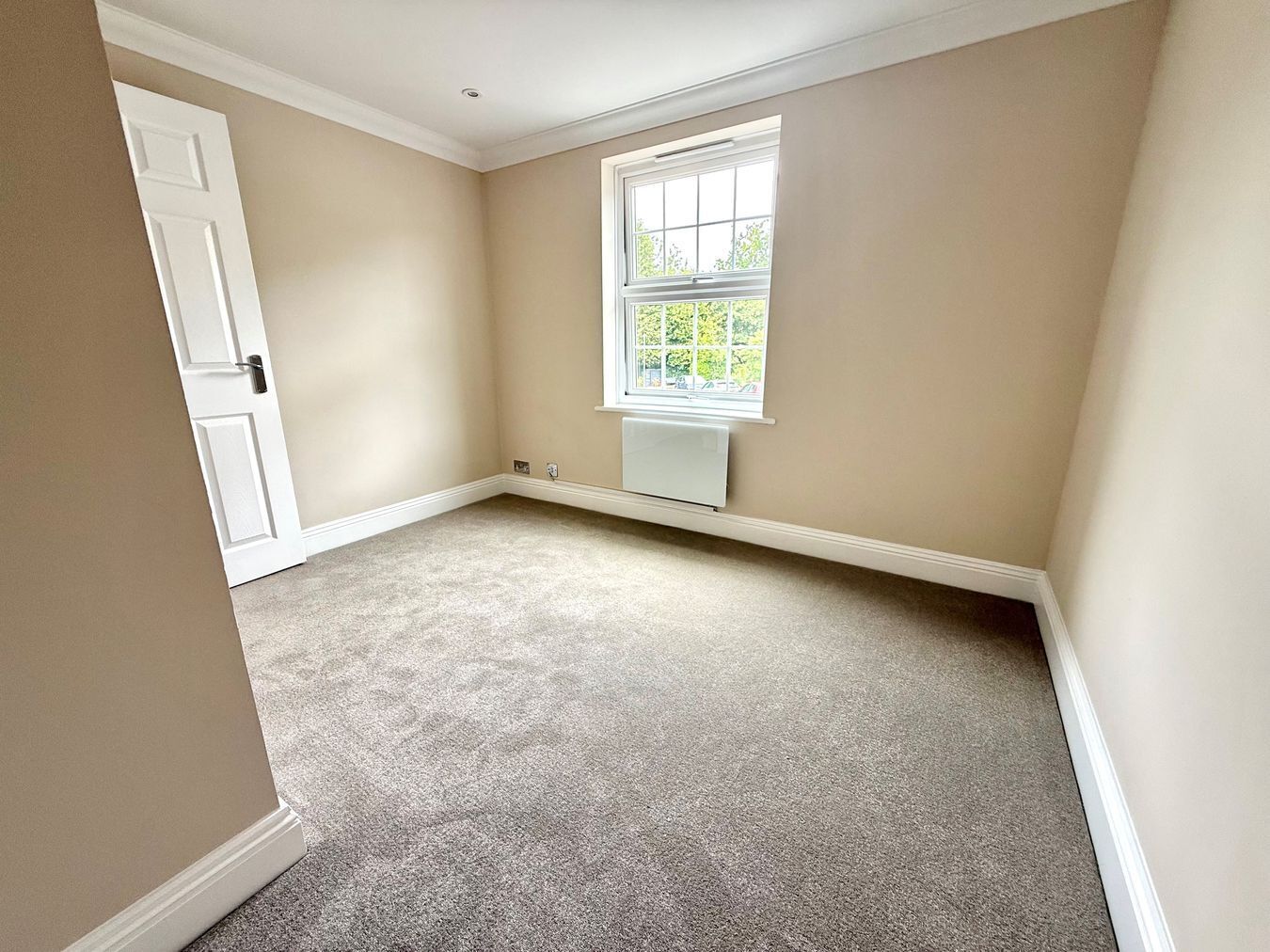 Milton Gardens, Wokingham, RG40 Image 7