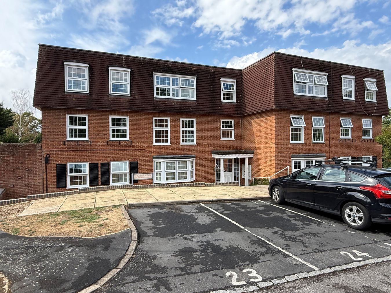 Milton Gardens, Wokingham, RG40 Image 9