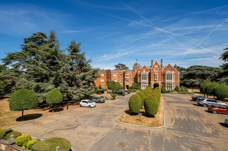 Longbourn, Windsor, SL4