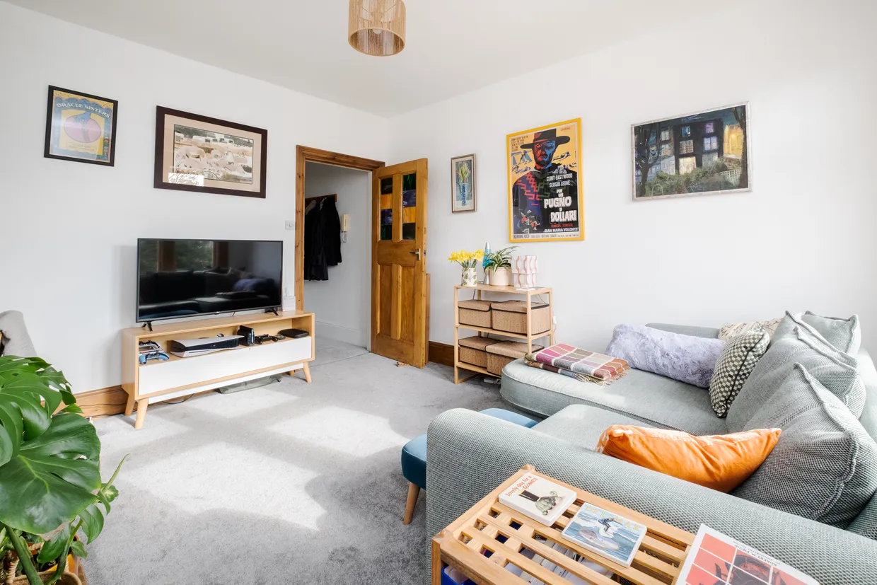 Grosvenor Road, London, N10 photo 9