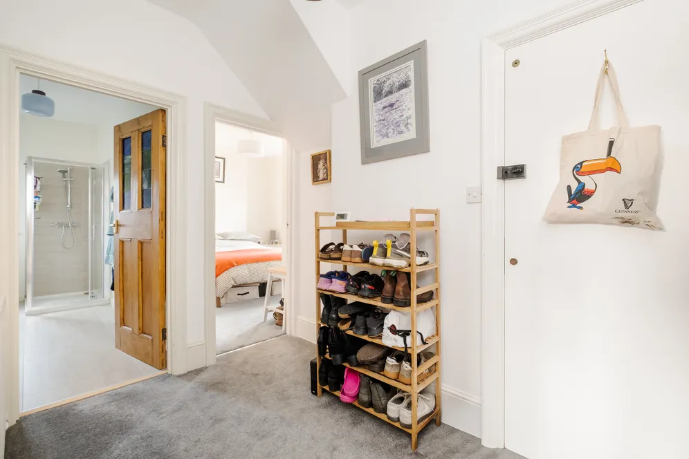 Grosvenor Road, London, N10 photo 13
