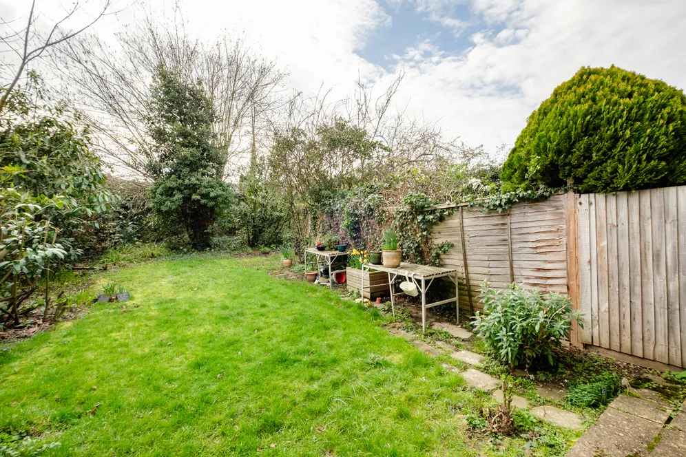 Grosvenor Road, London, N10 photo 15
