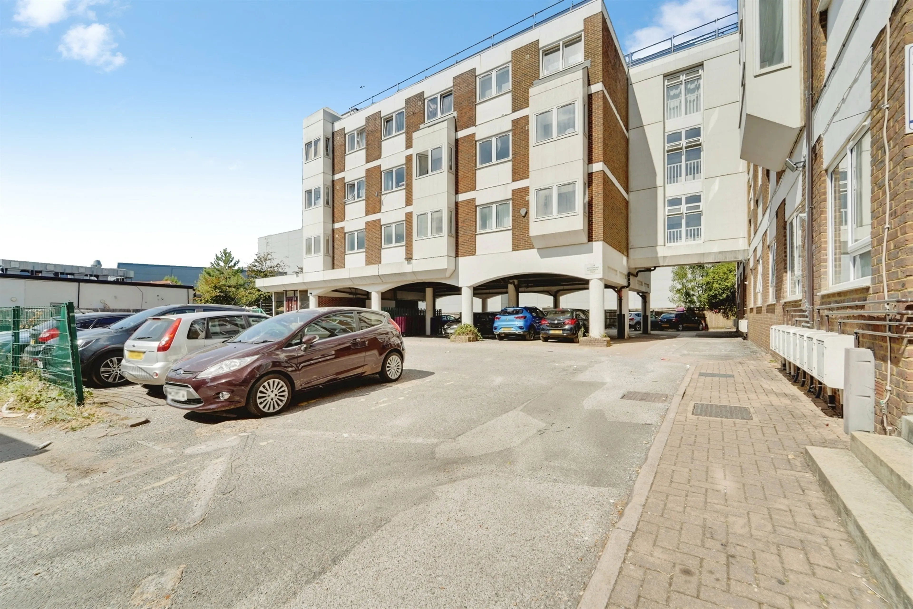 Property photo 0