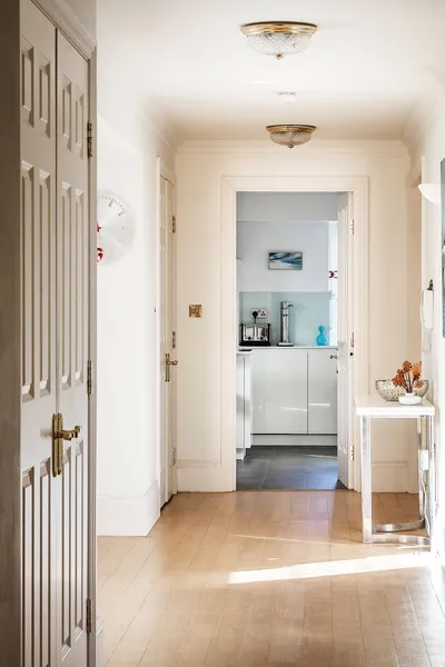 Hatchford Manor, Ockham Lane, KT11 photo 5