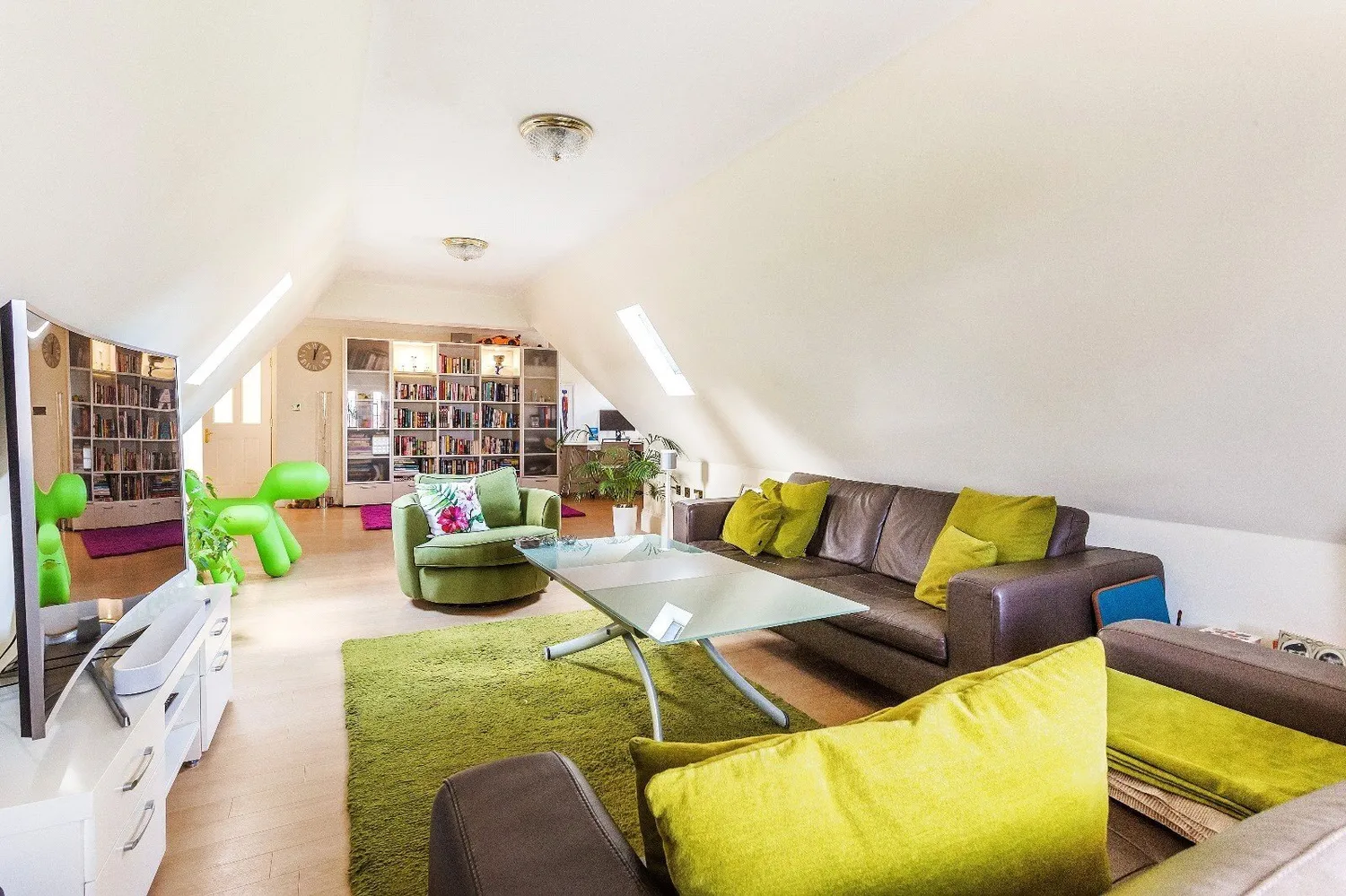 Hatchford Manor, Ockham Lane, KT11 photo 6
