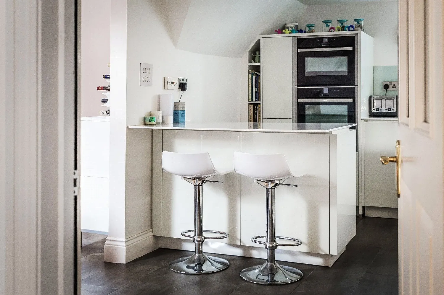 Hatchford Manor, Ockham Lane, KT11 photo 10