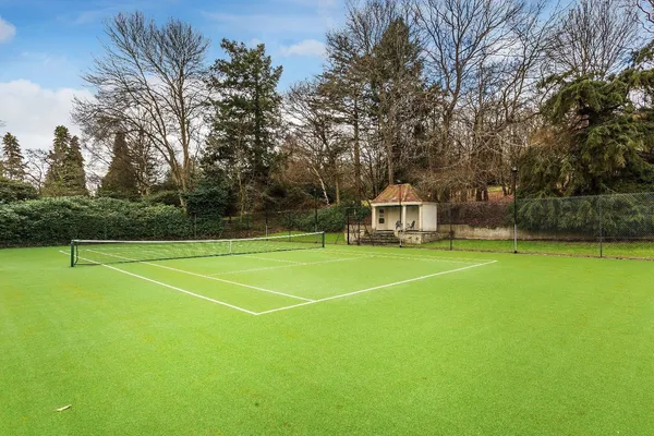 Hatchford Manor, Ockham Lane, KT11 photo 28