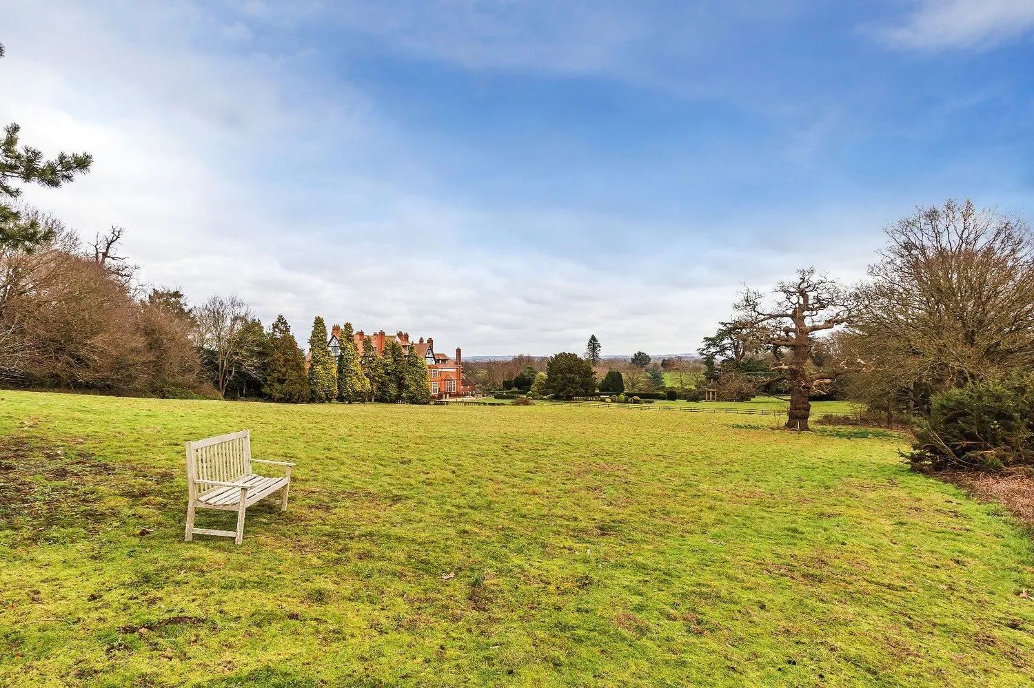 Hatchford Manor, Ockham Lane, KT11 photo 31