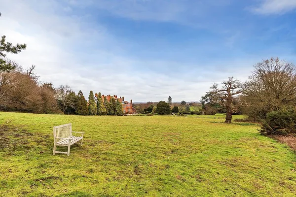 Hatchford Manor, Ockham Lane, KT11 photo 31