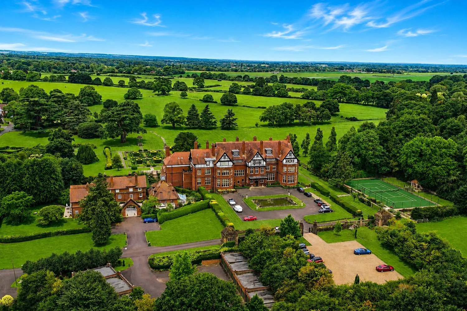 Hatchford Manor, Ockham Lane, KT11 photo 41