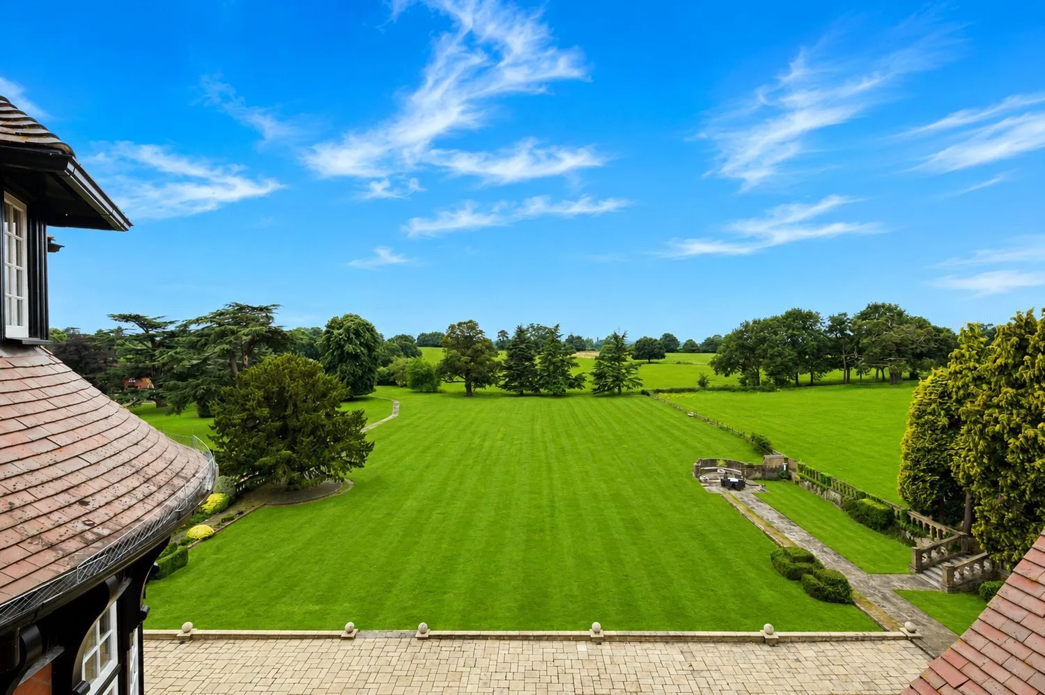 Hatchford Manor, Ockham Lane, KT11 photo 43