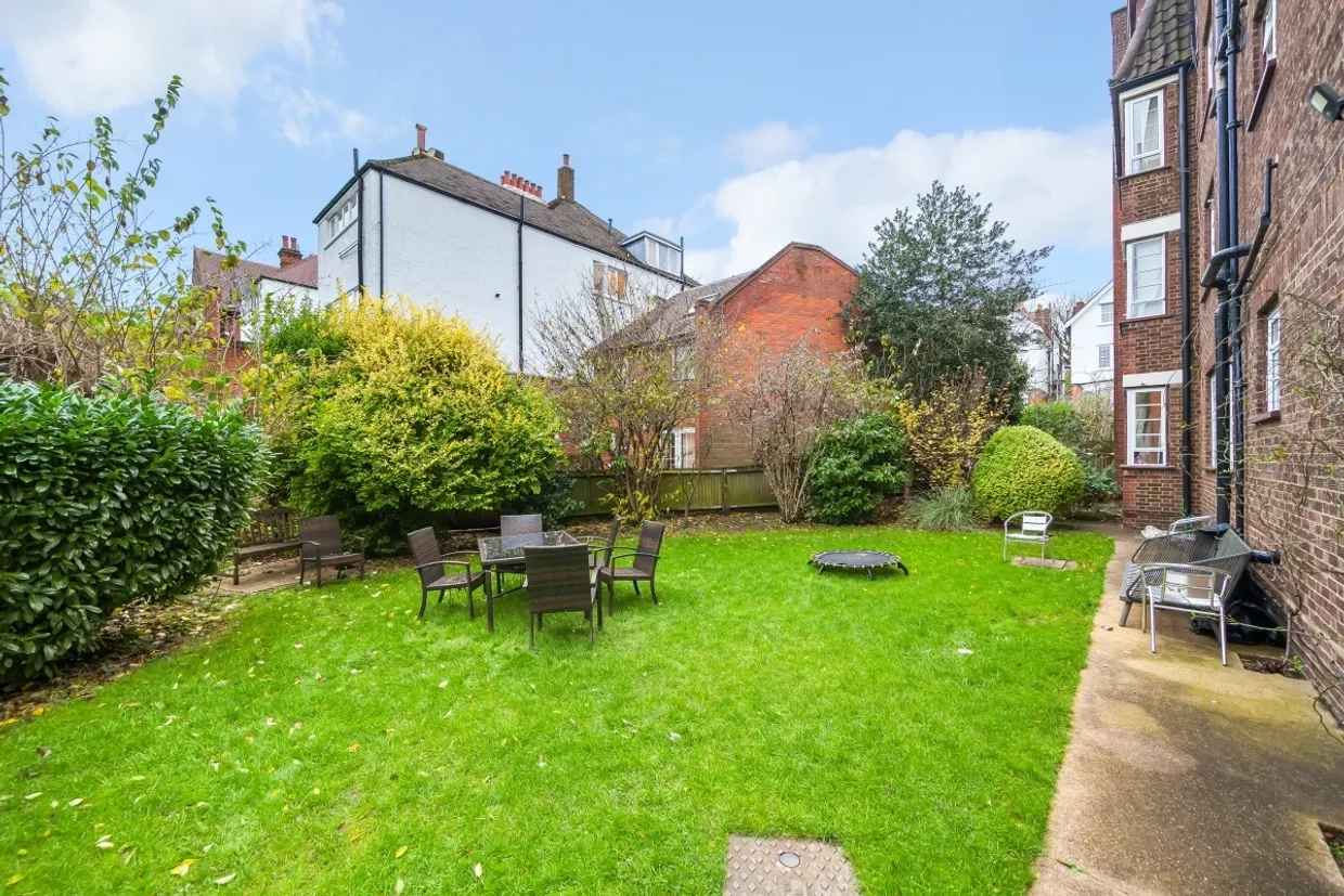Frognal Lane London NW3 photo 9