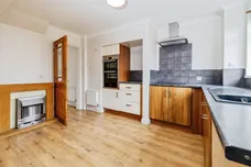 Whitethorn Grove, Lincoln