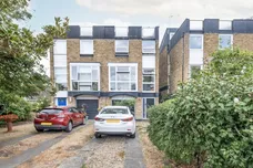 Meadow Close Richmond TW10 photo 19