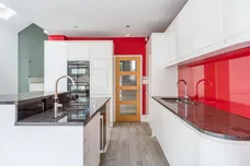 Tregarvon Road London SW11 photo 14