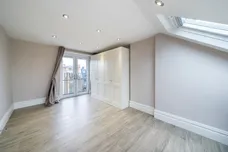 Tregarvon Road London SW11 photo 15