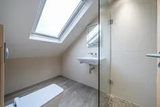 Tregarvon Road London SW11 photo 19