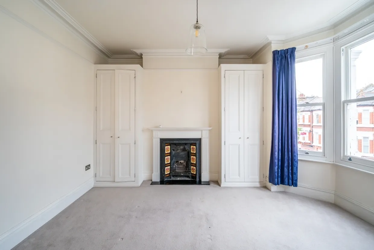 Tregarvon Road London SW11 photo 23