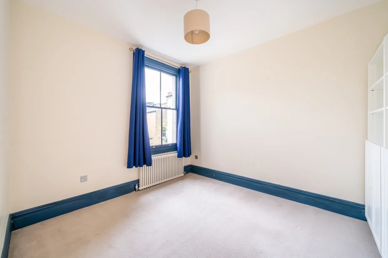 Tregarvon Road London SW11 photo 24