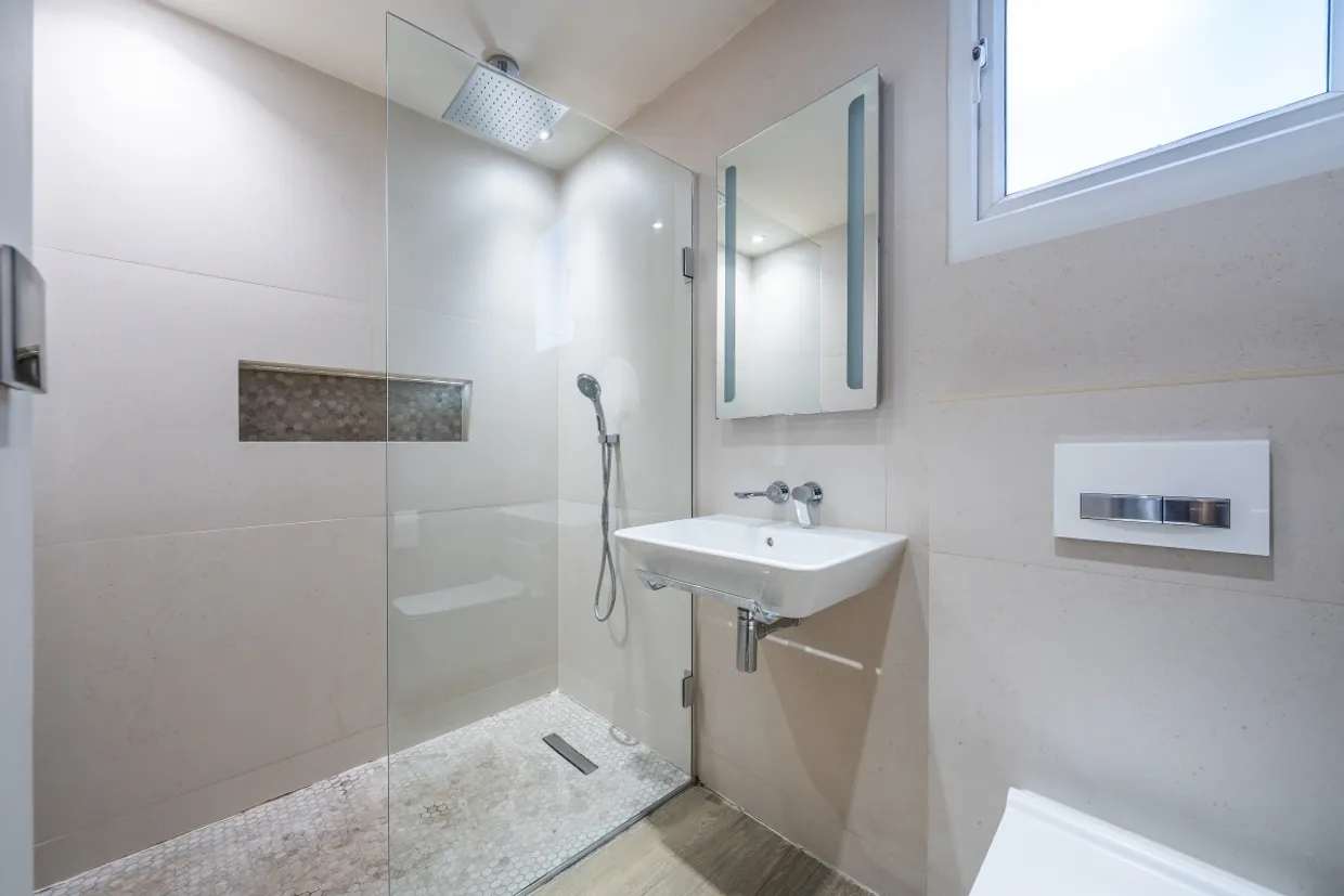 Tregarvon Road London SW11 photo 26