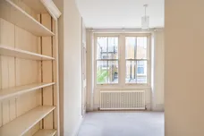 Tregarvon Road London SW11 photo 27