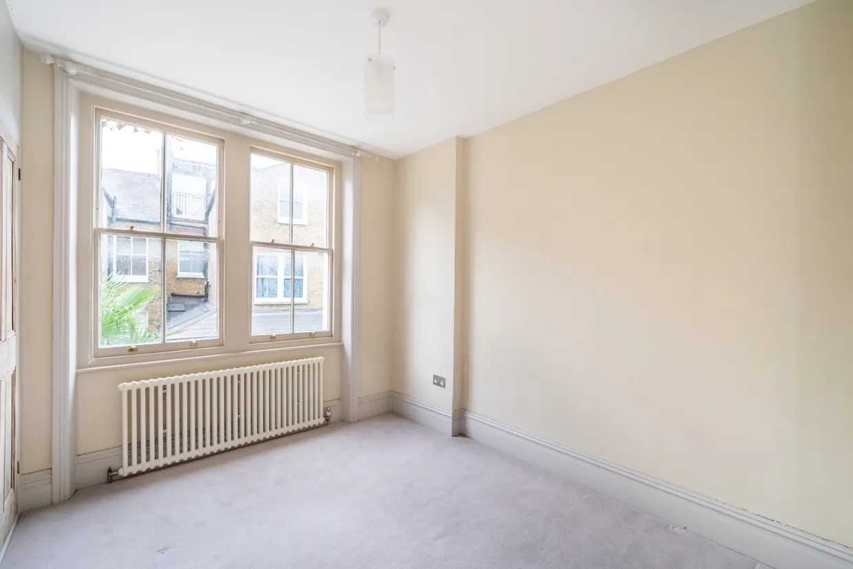 Tregarvon Road London SW11 photo 28