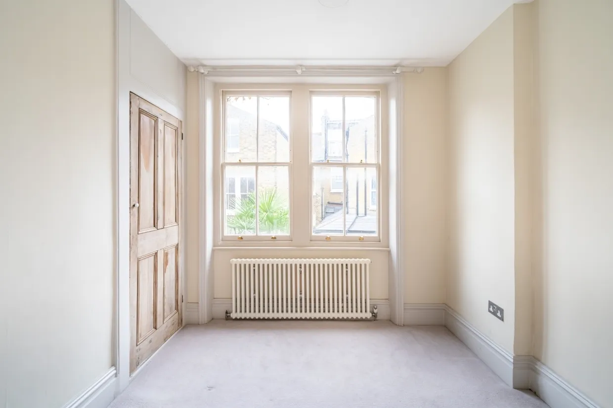 Tregarvon Road London SW11 photo 29