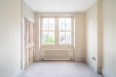 Tregarvon Road London SW11 photo 29