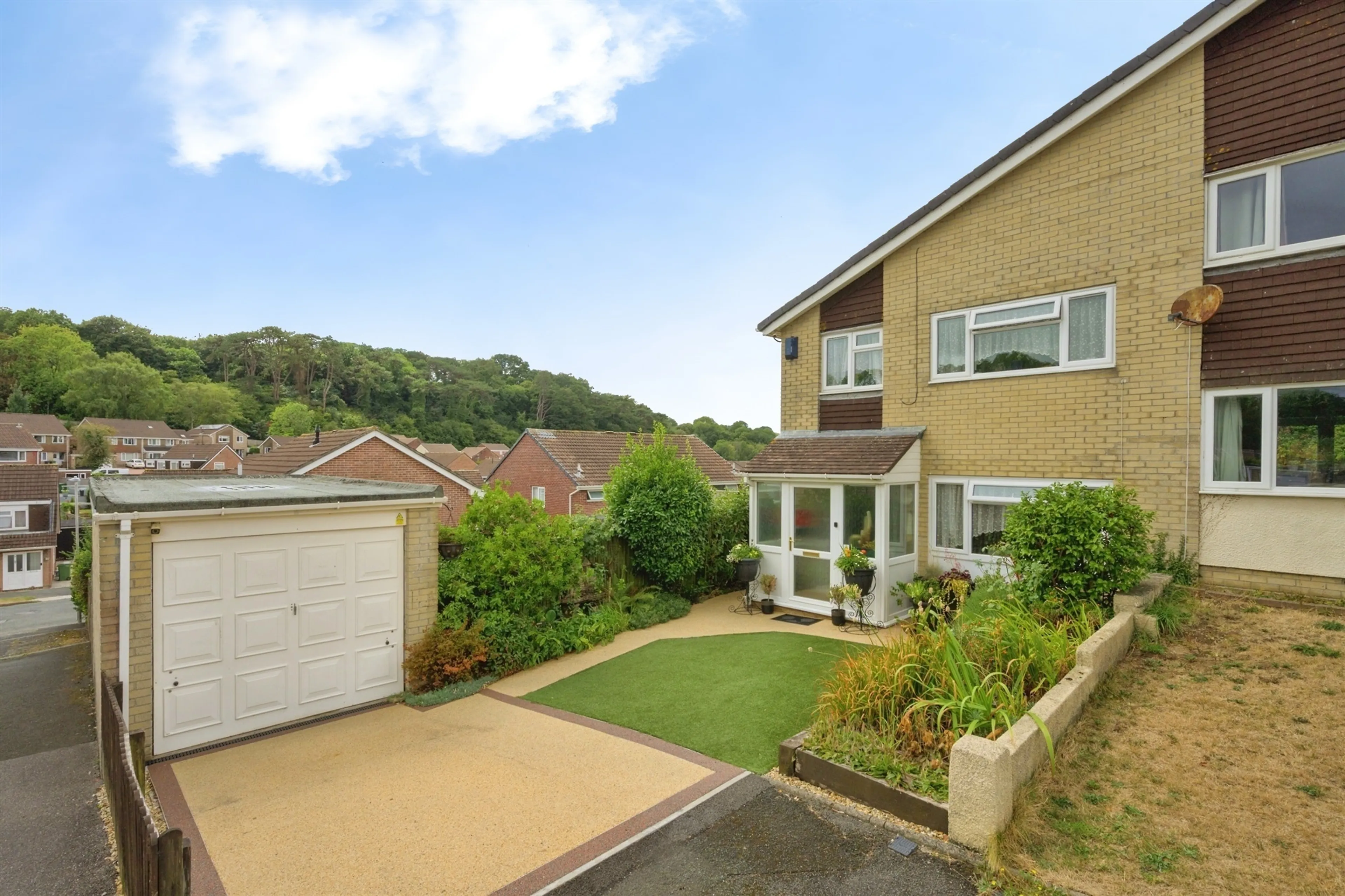 Property photo 0