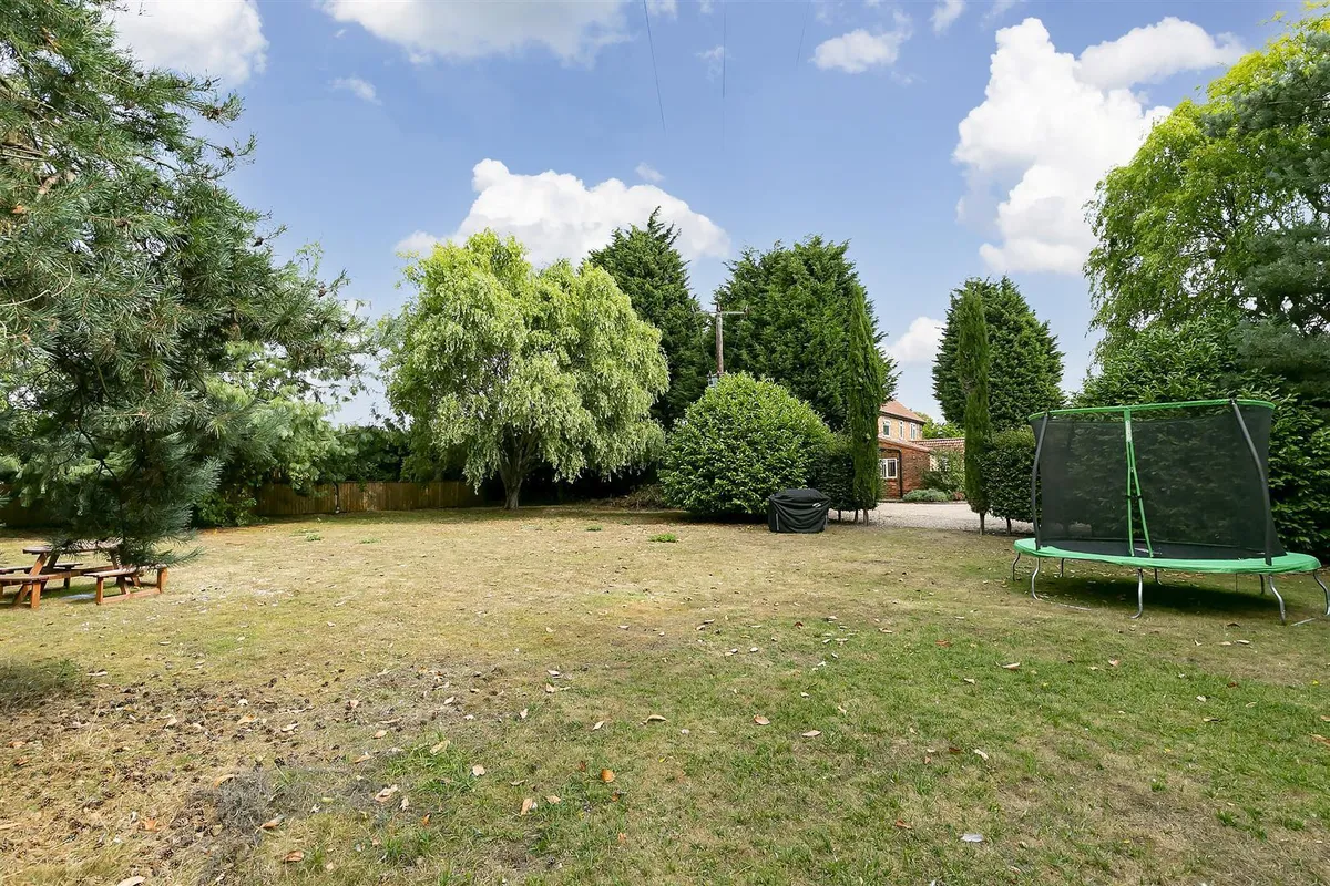 Newfield Lane, South Cave