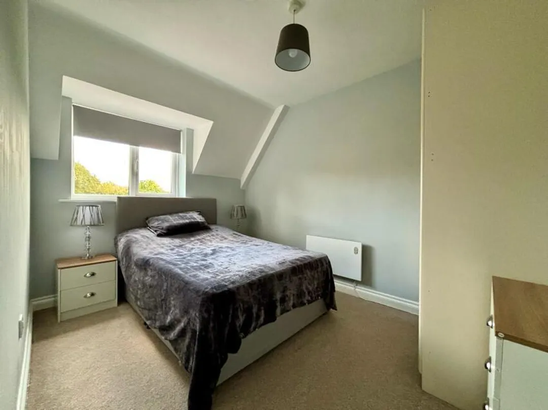 https://mr0.homeflow-assets.co.uk/files/photo/image/48156/0313/_x_/SHJ0V7GqwEmmTfqGCQ6zuA.jpg